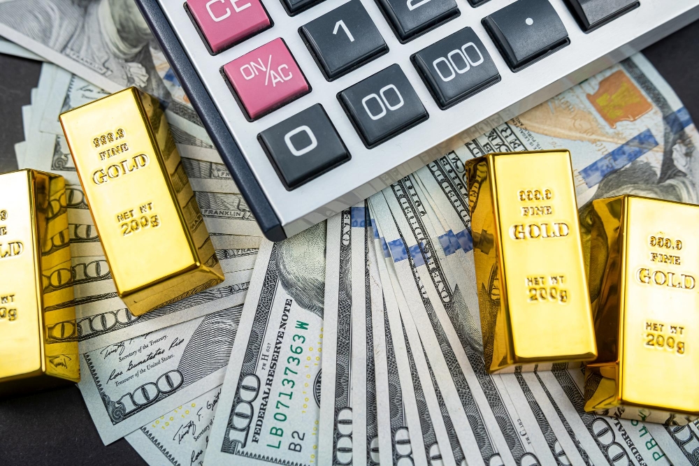 Cash for Gold vs. Pawn Shops